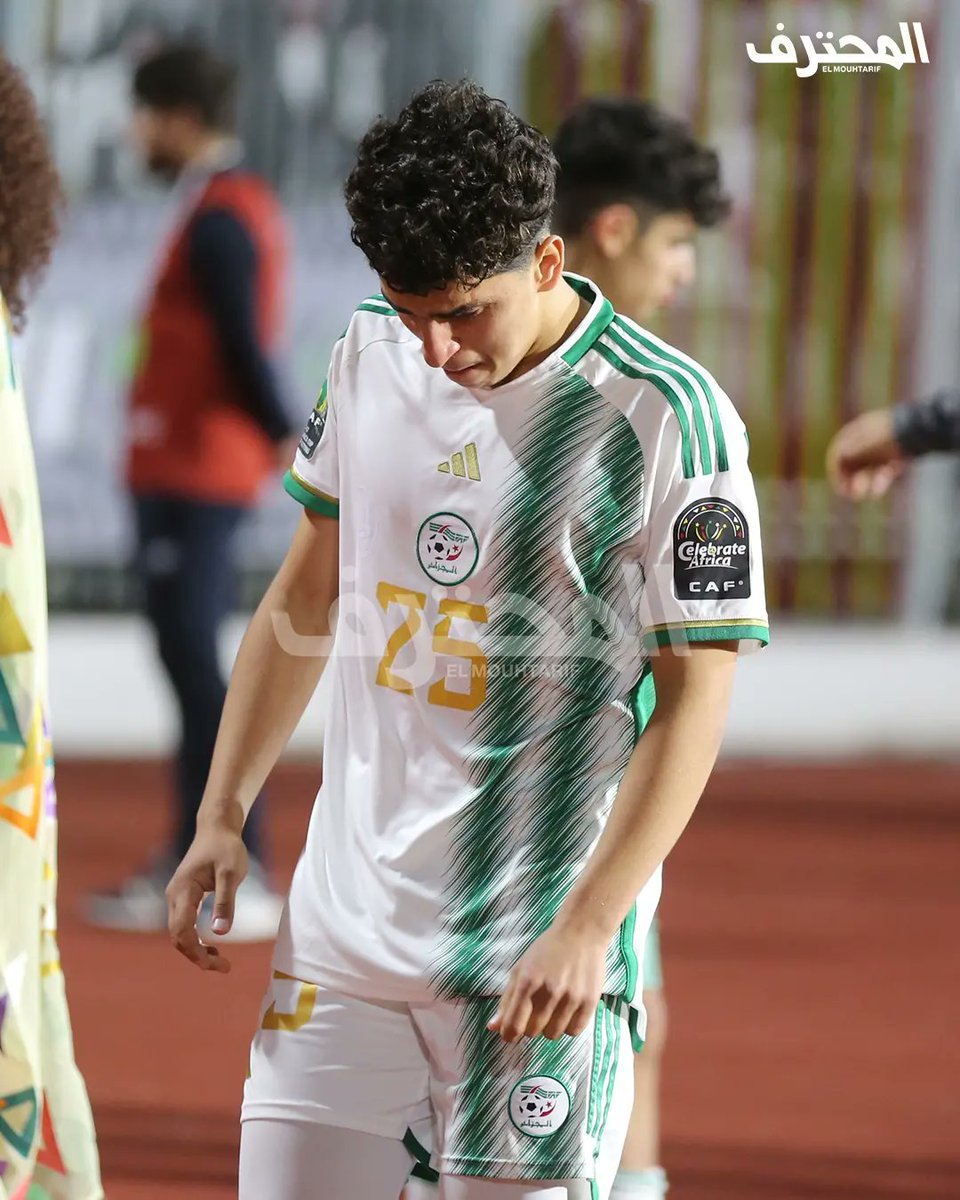 EMouhtarif's tweet photo. 🇩🇿💔 
حسرة لاعبي المنتخب الوطني للناشئين عقب الإقصاء من الدور ربع نهائي ضد المنتخب المغربي .

#TotalEnergiesAFCONU17 #afconu17 #LesVerts_U17 #teamdz #lesfennecs #123vivalalgérie #anatouf #Morocco #Marocteam #MARALG #algerienne🇩🇿 #algerie #dzair #dzpower #dz #algeria https://t.co/WKkrDyUxXQ