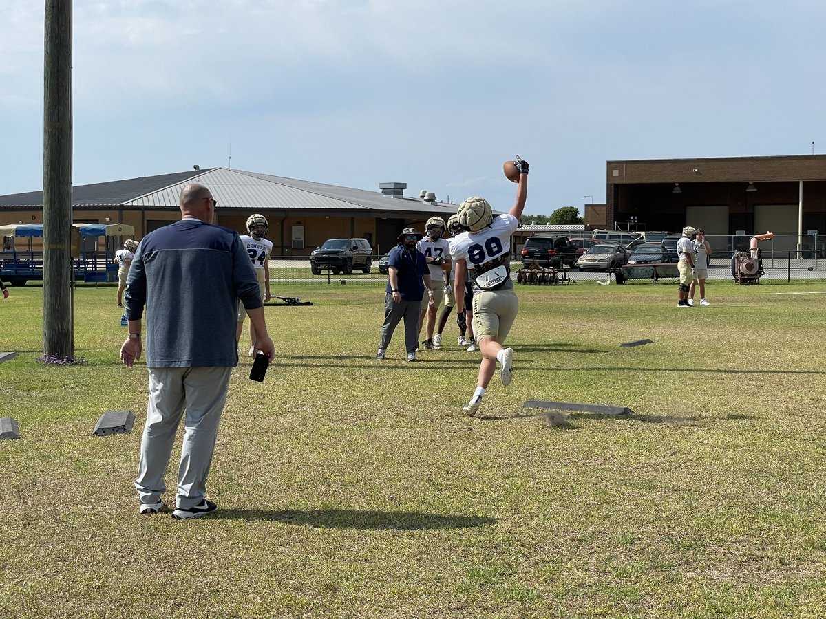 tcchsyjfootball's tweet image. Final practice of #Spring23 is in the books! We’re on to Perry..#TheCounty #W1NTHEDAY #TogetherWeSwarm #RecruitTCC
