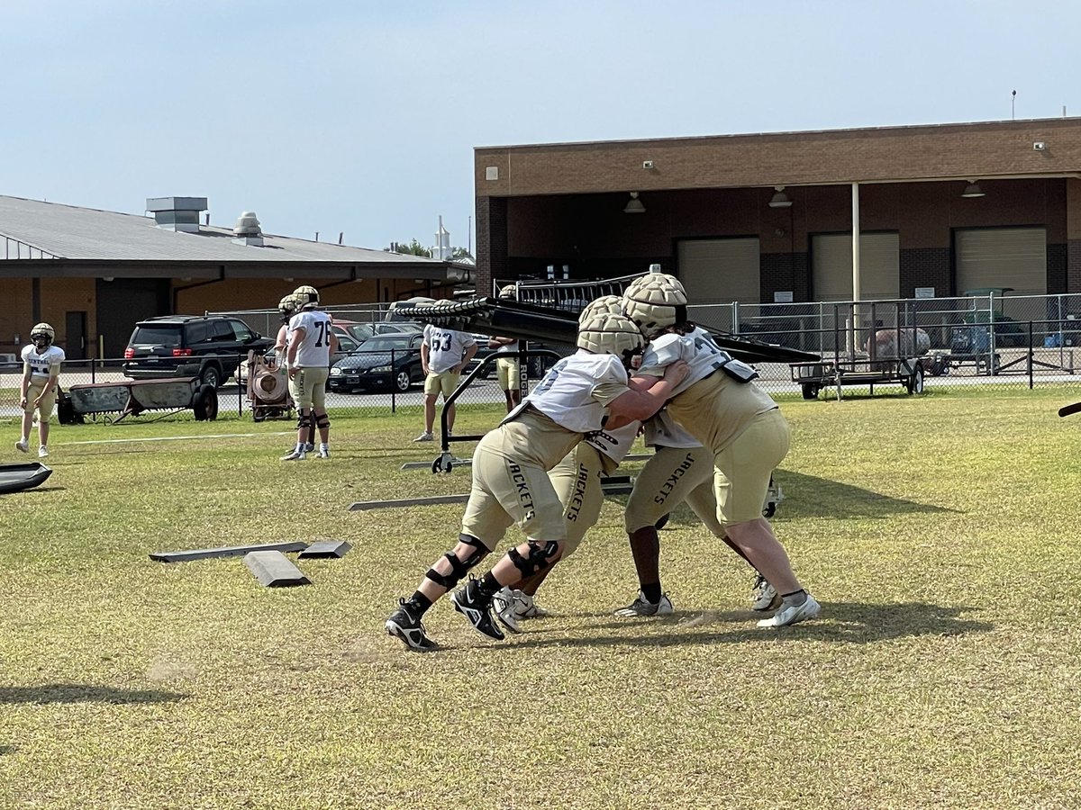tcchsyjfootball's tweet image. Final practice of #Spring23 is in the books! We’re on to Perry..#TheCounty #W1NTHEDAY #TogetherWeSwarm #RecruitTCC