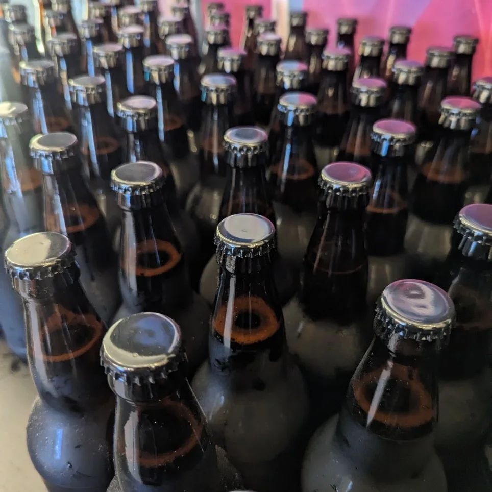 FoxAndRavenMead's tweet photo. Bottling day at the Meadery! As a Virgo, this photo makes me very happy 😊

#mead #meadery #bottling #virgo #Desdemona https://t.co/CB9R72EZpz https://t.co/A9IetqaxDT