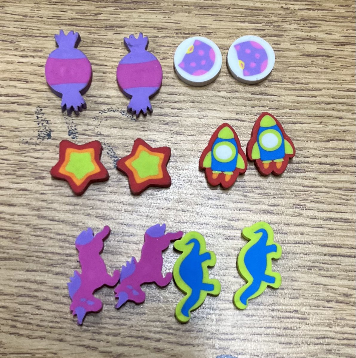 mrscoddsclass's tweet image. Learning all about multiplication today! The kids actually cheered when I told them it was our new unit! ☺️ #secondgrademath