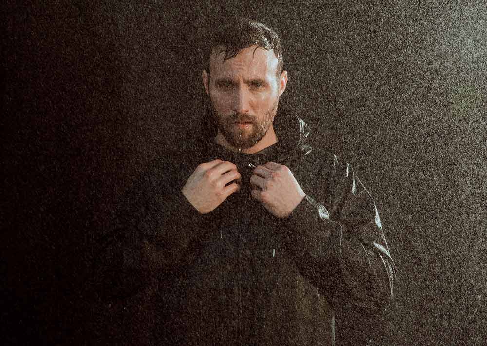 “Too much edit can suck the spirit out. But just the right amount can truly make a song go from awesome to great.” — <a href="/RustonKelly/">Crowmaster</a>

We spend an awesome 5 minutes with the alt-country star...
songwritingmagazine.co.uk/interviews/rus…

#rustonkelly #songwriting #songwriter