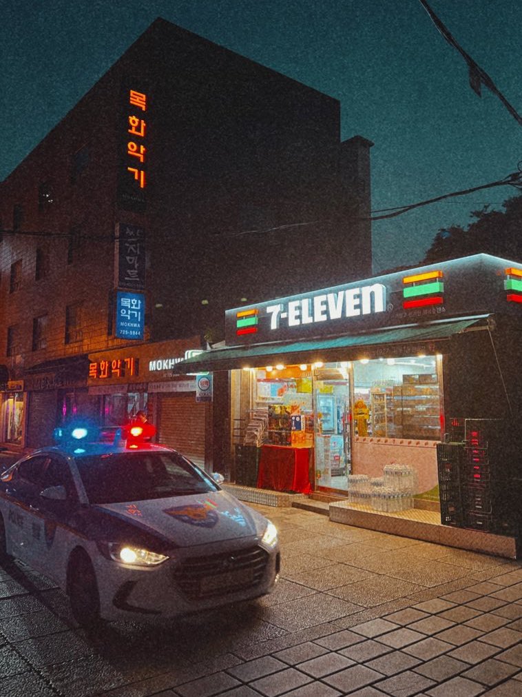 thwack on Twitter "when you die in asia you respawn at the nearest 7