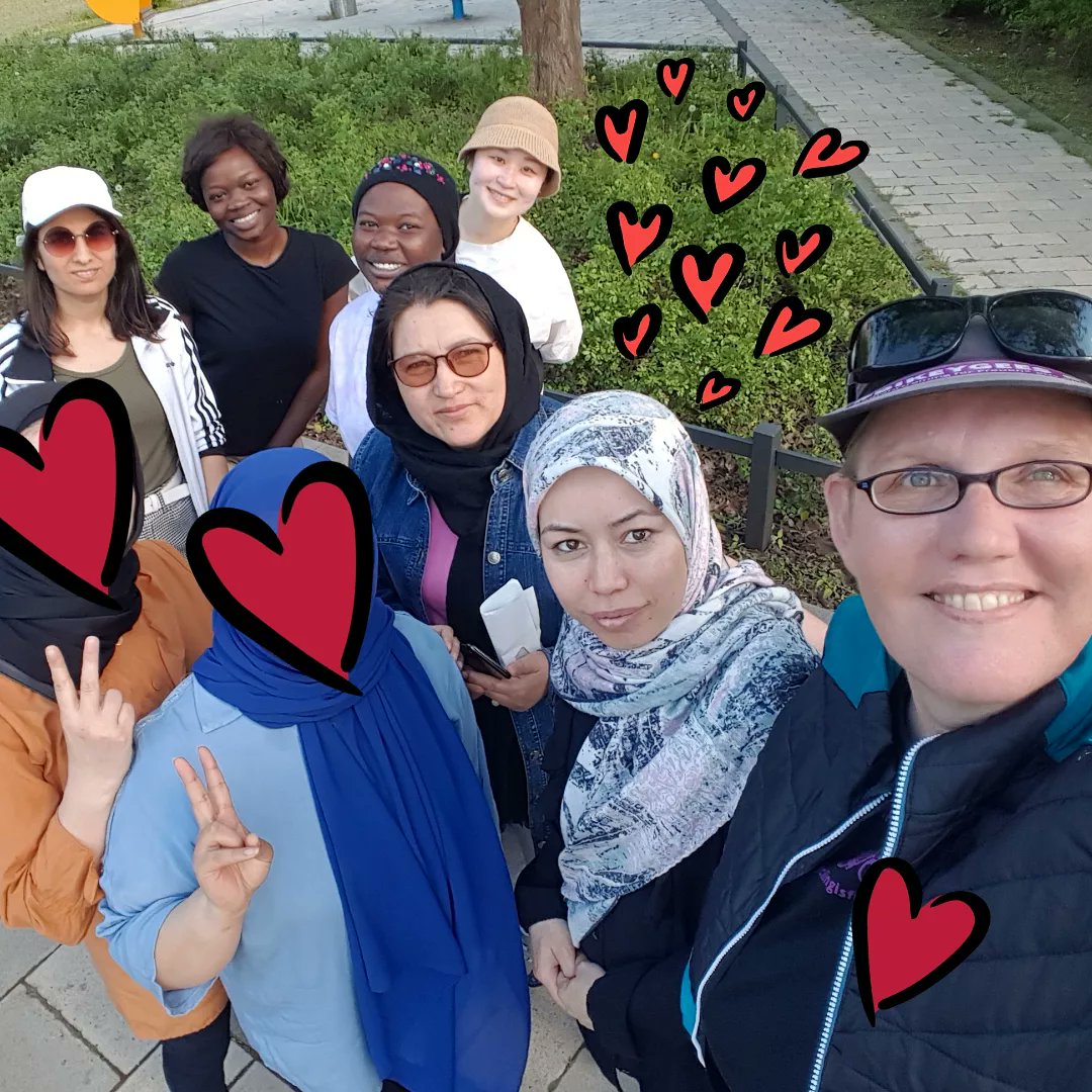 bikeygees's tweet photo. Weiter geht's, mit Doppeltrainings und Sauseschritt. 🤘🏼🚴‍♀️🚴‍♀️🌸 Das schöne Wetter und die anhaltende Begeisterung will genutzt werden. 😉🚴‍♀️🚴‍♀️🌞 #womenempowerment #einfachmachen #cyclingisfreedom #radfahren #GesellschaftlicherZusammenhalt #bgzvorort #faradi 💜 https://t.co/L070nhAU2c