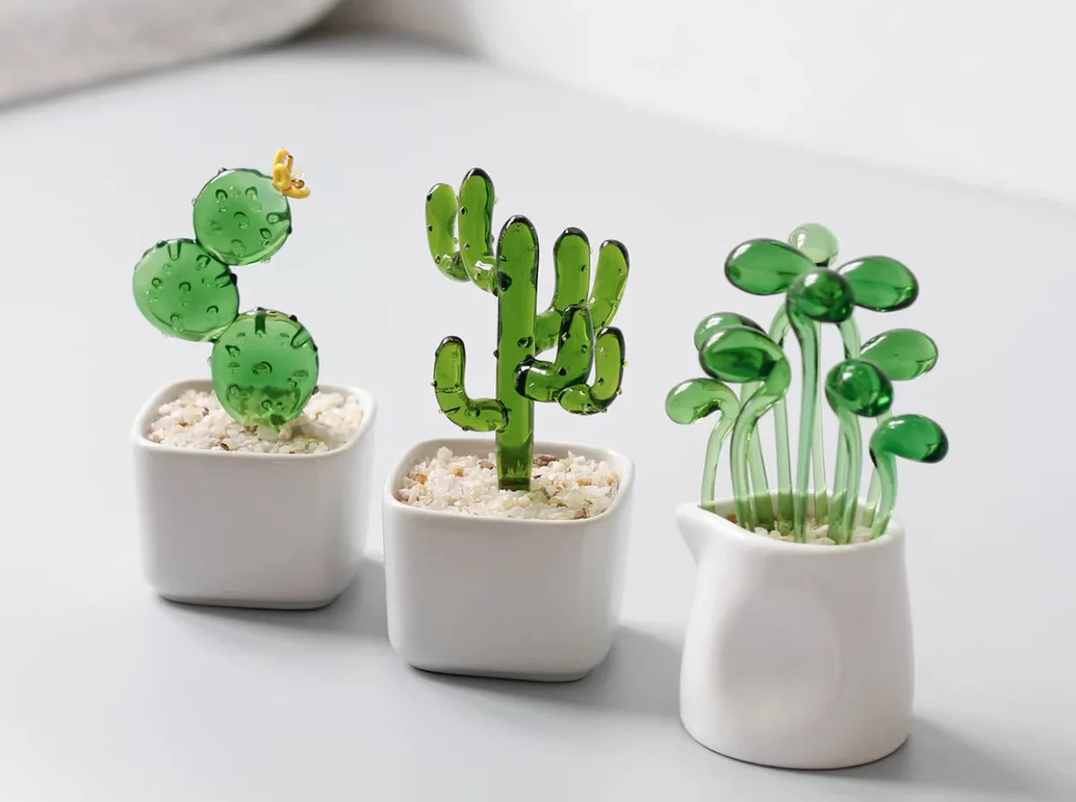 永久に枯れない！？ ガラスでできた観葉植物