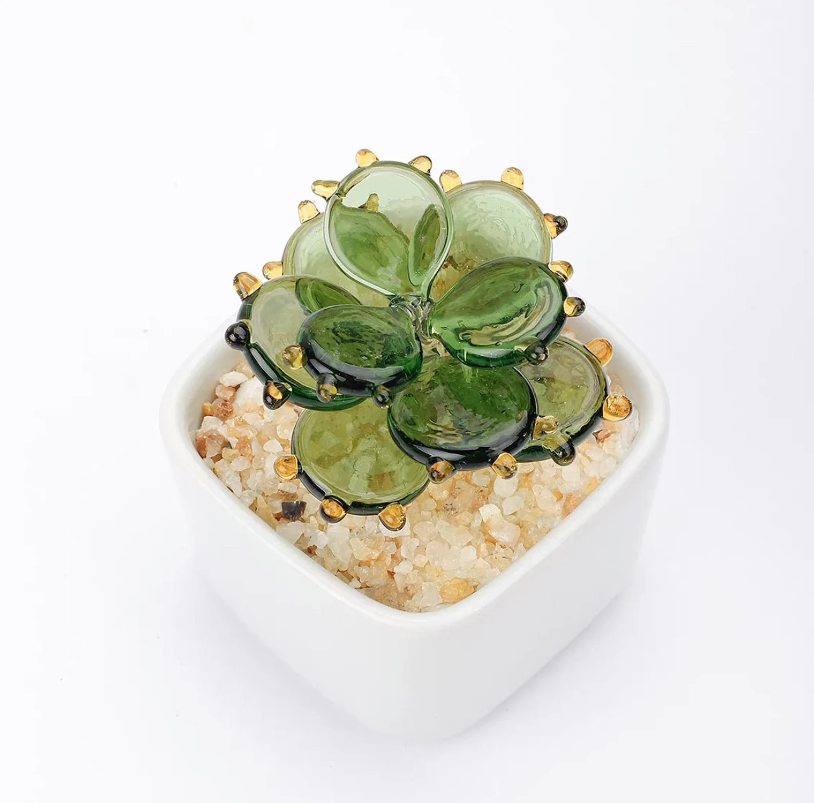 永久に枯れない！？ ガラスでできた観葉植物