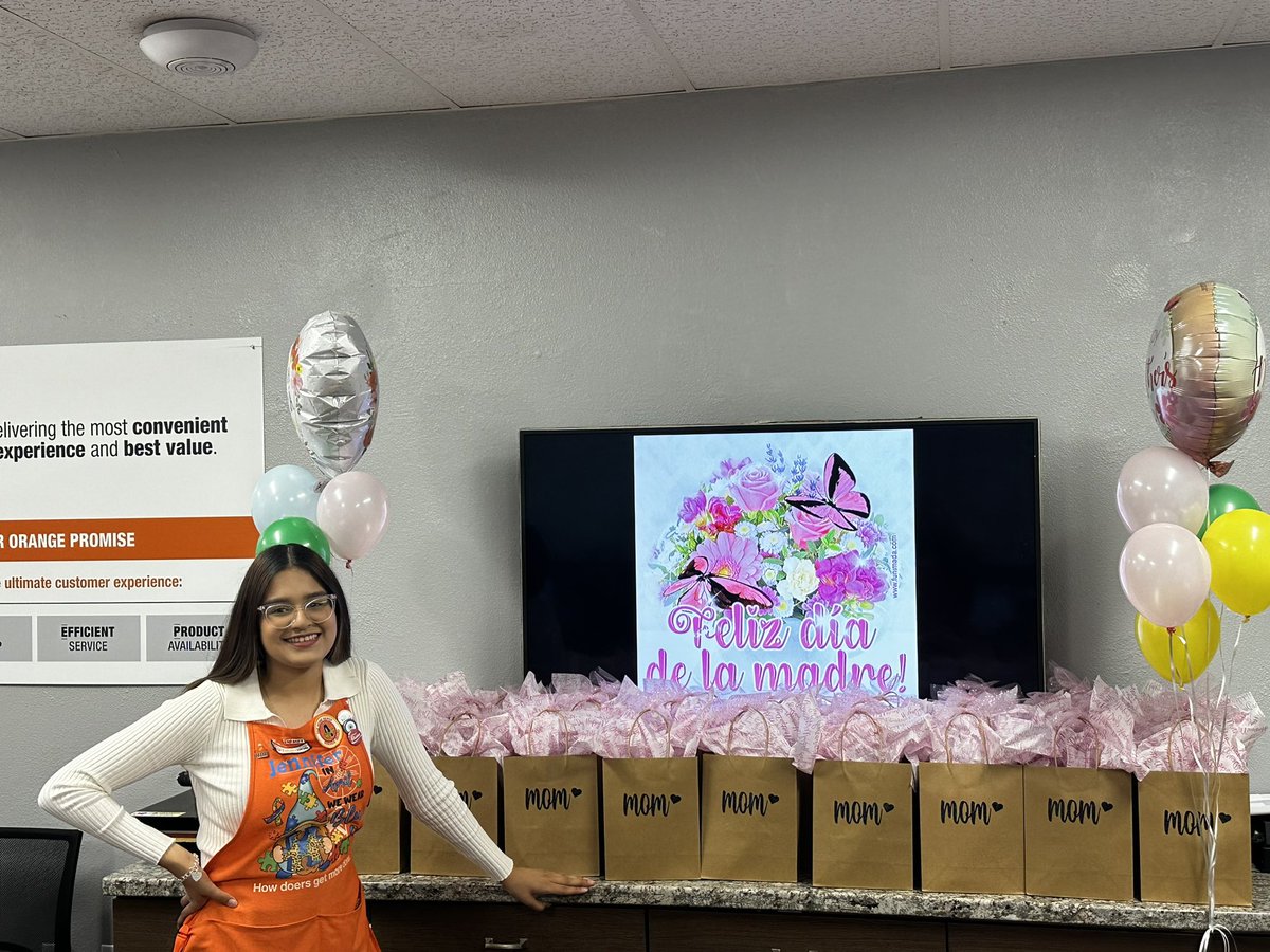 Jennifer0563's tweet photo. A little early Mother’s Day gift 🎁💖 for all of our Home Depot hardworking moms 💖 more pictures to come ❤️‍🔥 @Ana_A_Duran @lorenacc1980 @Paula35Graham #HomeDepot #FelizDiaDeLasMadres #HappyMothersDay https://t.co/GeSytadxzr