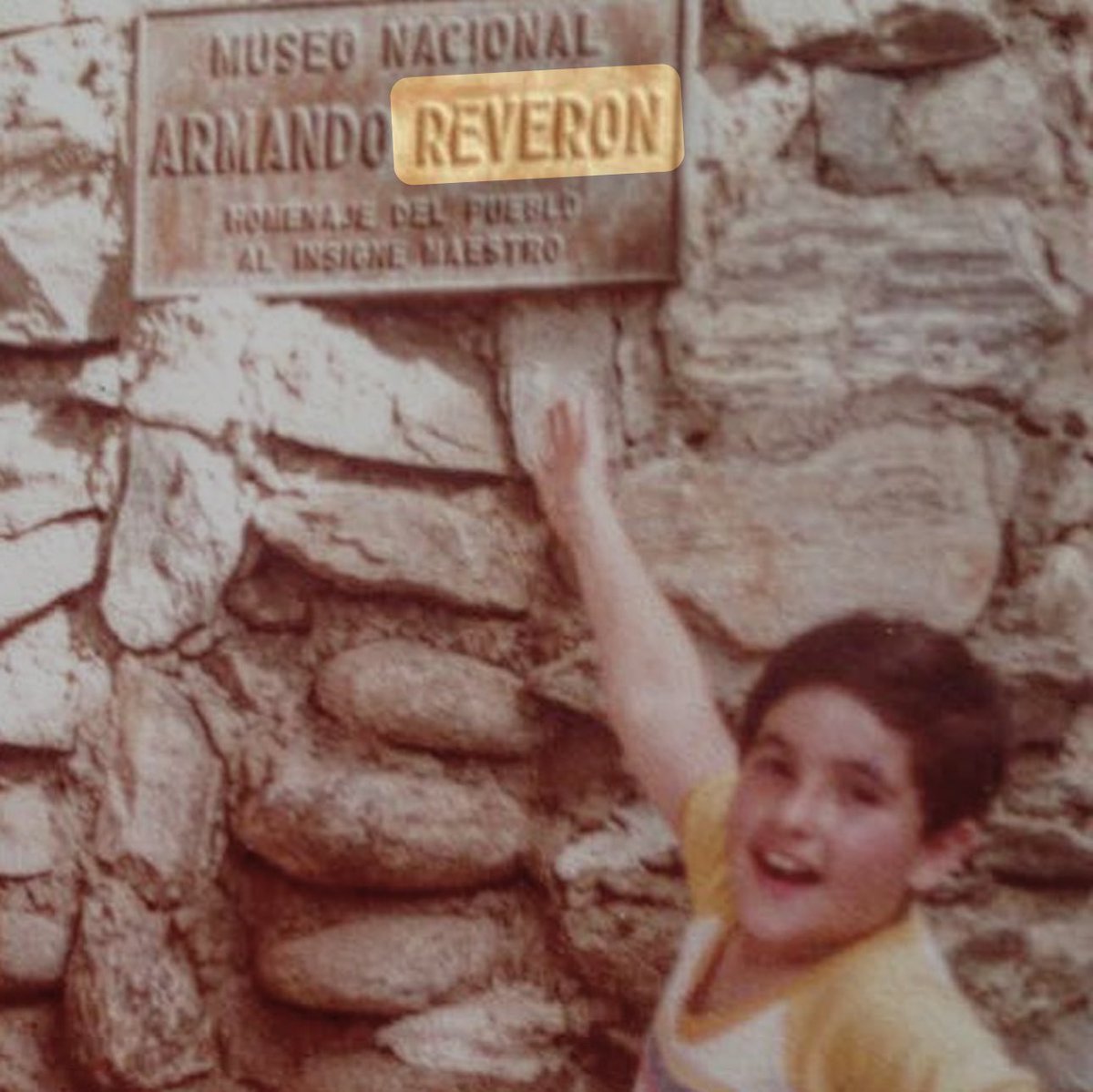 EdoSanabria's tweet photo. A propósito de Armando Reverón: esta foto debe tener más de 45 años. Aquí está este servidor en el Castillete de Macuto #reveron #10May https://t.co/d6989GTUMZ