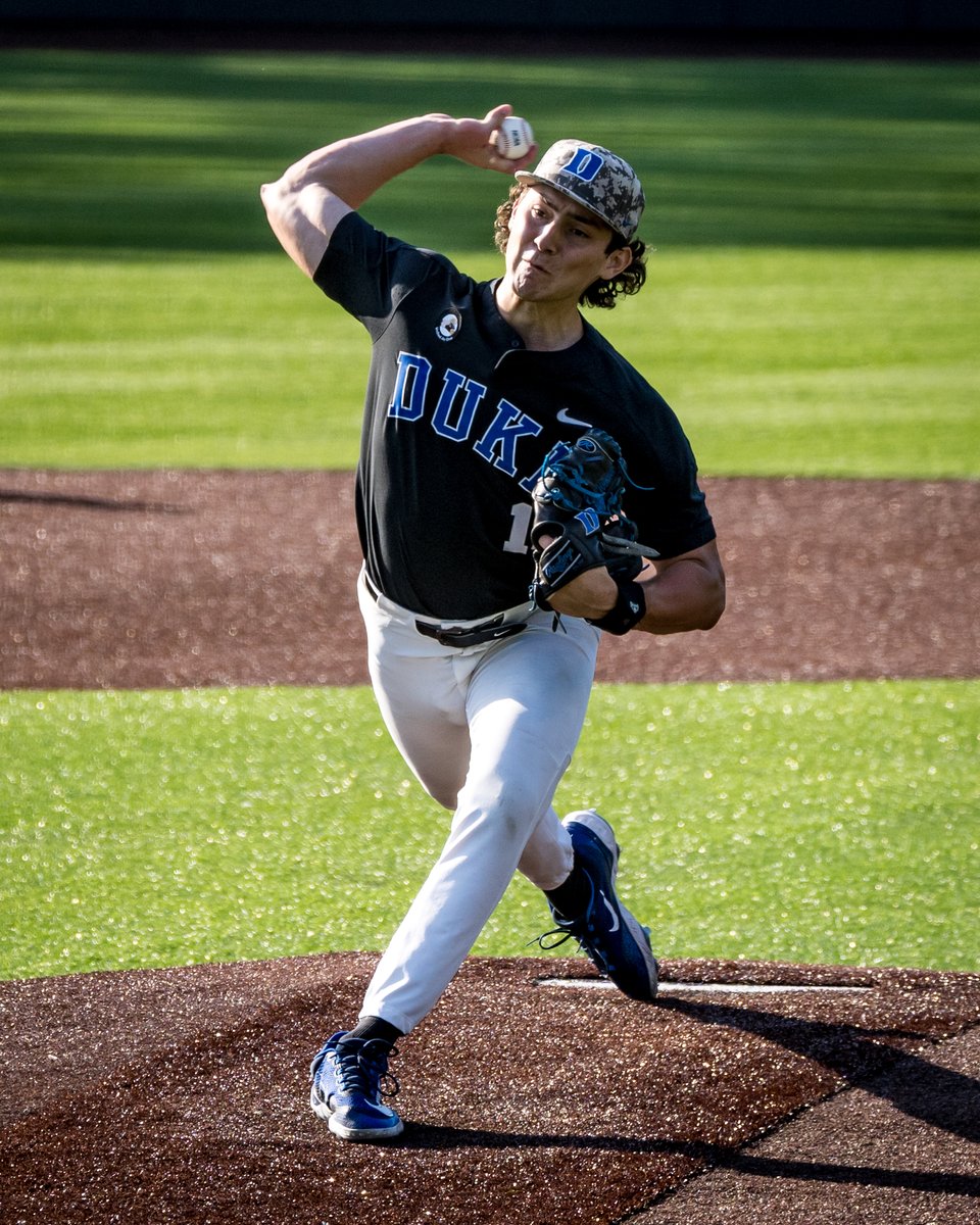 Three no-hit innings from Weaver tonight. 

<a href="/aidanweaver101/">aidanweaver10</a> | #BlueCollar