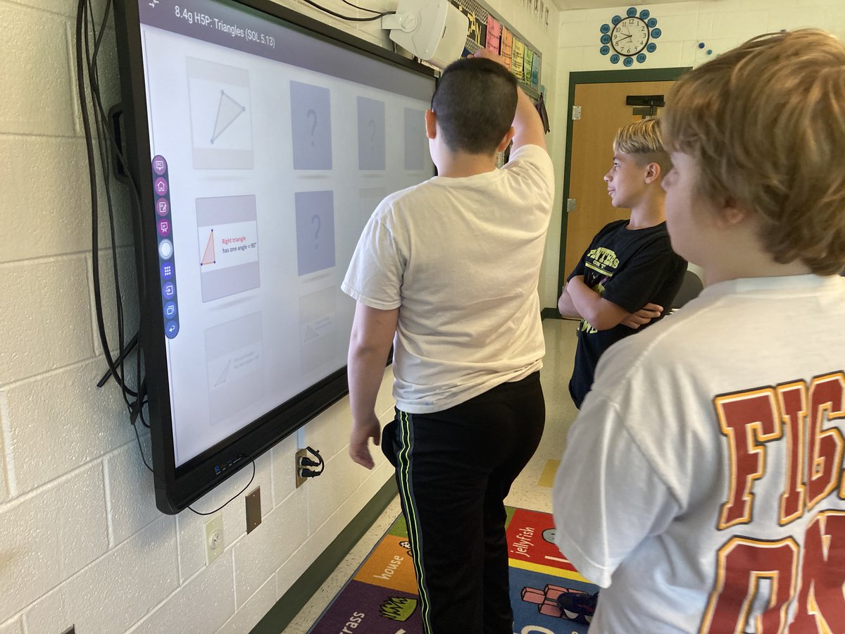 Lots of learning happening in room 207 today ❤️ <a href="/Shannalynn46/">Shanna Winston</a> @WearePACEWest