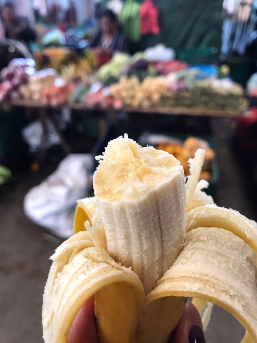 valentina_mc1's tweet photo. Uno de los mensajes de las guías alimentarias (Gabas) es el consumo de frutas, dejen de creer información a gente que se cree nutricionista y que lo único que hacen es brindar información falsa y sin base científica a la población colombiana, hoy yo digo #NoComaCuentoComaFruta https://t.co/keVNVz63Jb