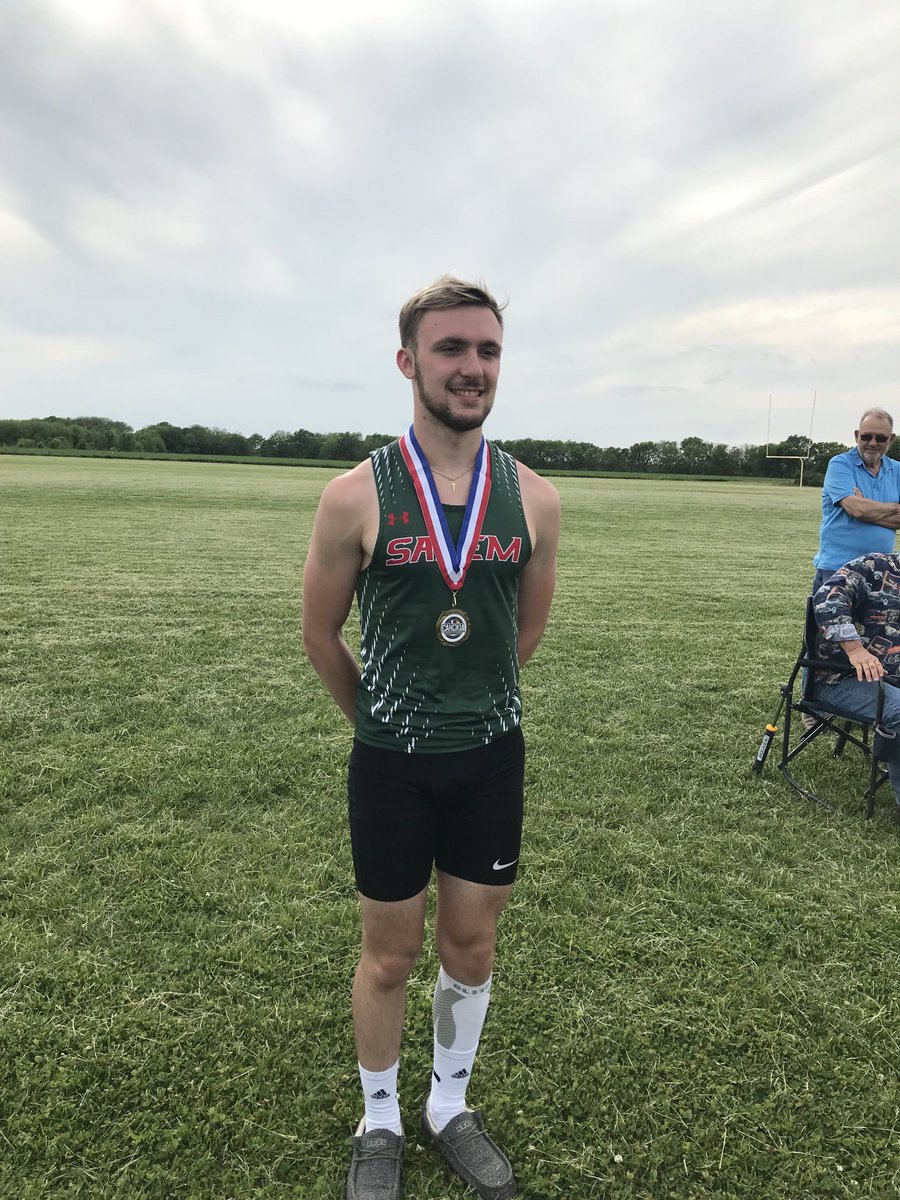 Alek Bandy vaulted us into a third place finish with his 2nd place finish at the Cahokia Conference pole vault event held at Breese Central the day after the championship held at EAWR. Holden Richardson placed fifth.