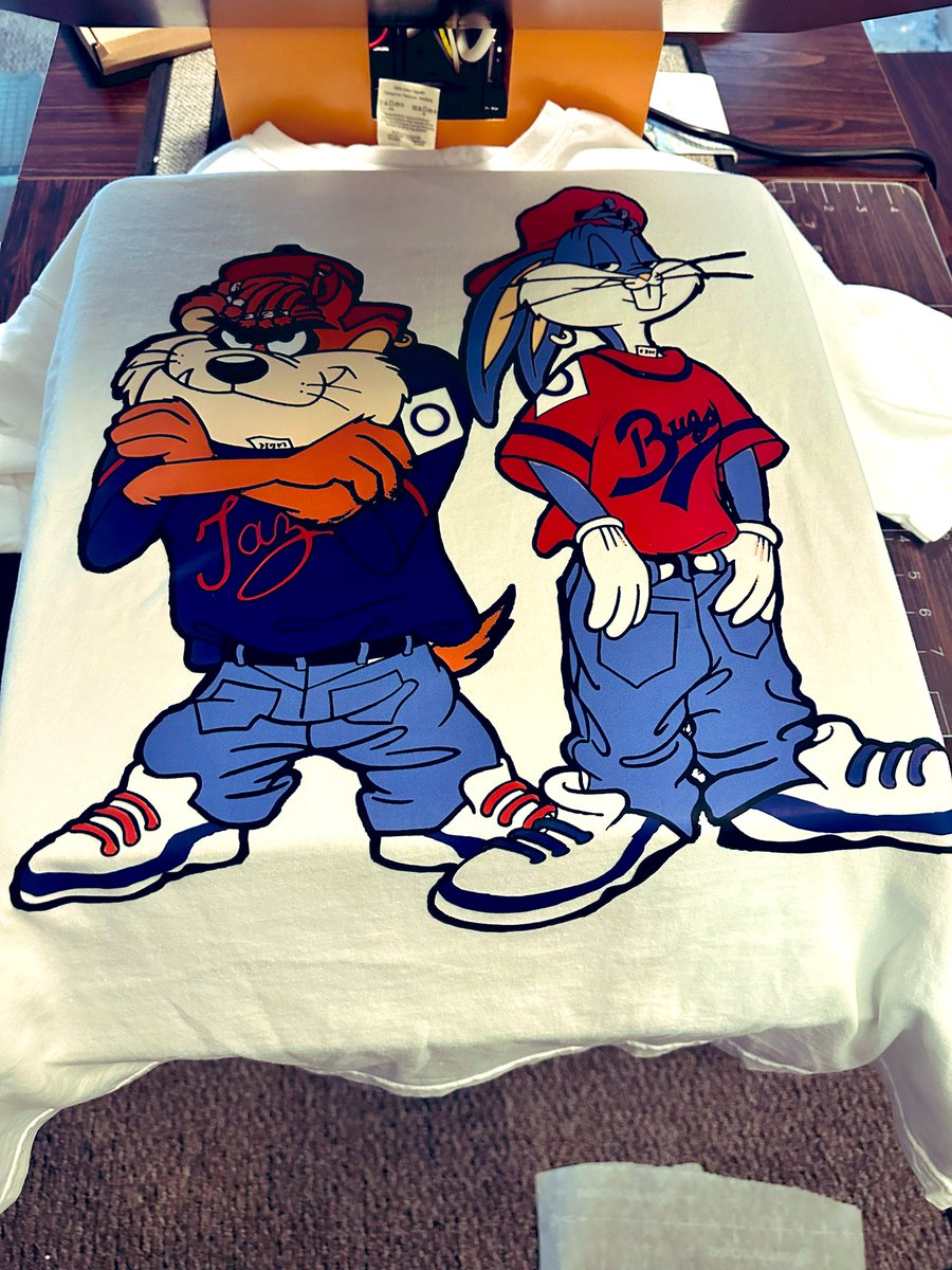 Yall remember these 90s Looney Tunes hip hop shirts? I had to remake it and press one myself 

#customshirts
#customtees