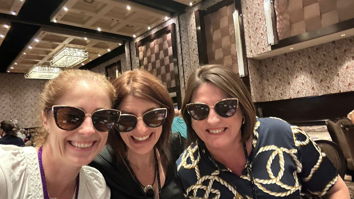 taraturk1's tweet photo. Play aggressively when you have a good hand - fascinating keynote on playing a winning hand in business by @ellenleikind of @pokerdivas #2023EEF https://t.co/hihGFRyOHy