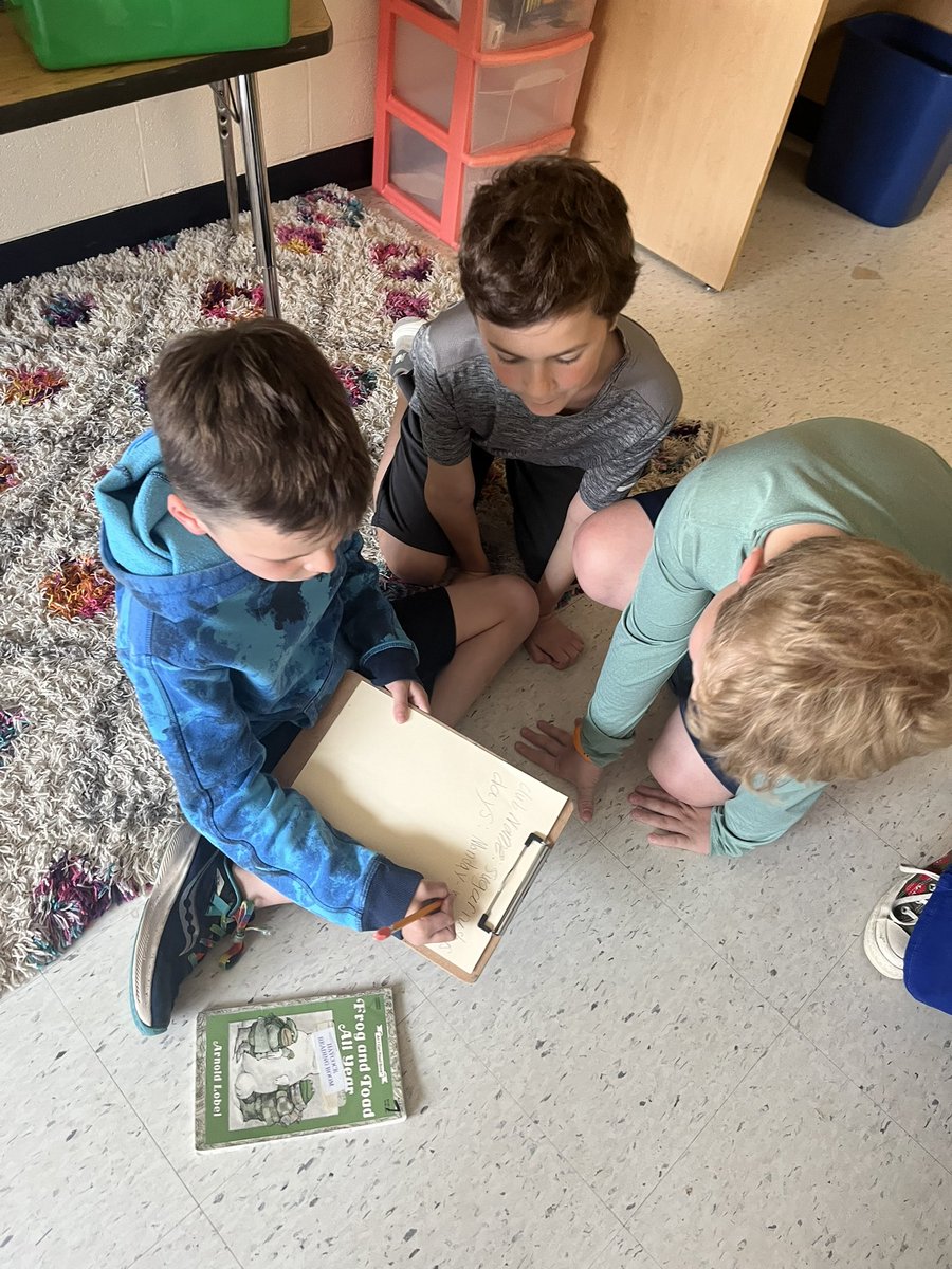 MsLenowicz3rd's tweet photo. First day of book clubs!  Meeting to come up with club names and set expectations. https://t.co/VwnyAZUi4a