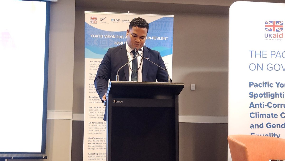 SonjaStTr's tweet image. 🎯 At the ongoing session on corruption &amp;amp; climate change, Minister for Justice, Communication and Foreign Affairs Simon Kofe of  🇹🇻 calls for an #anticorruption approach which builds on the #Pacific values and seeks solutions grounded on the Pacific context.

#UNPRAC #PacificAct