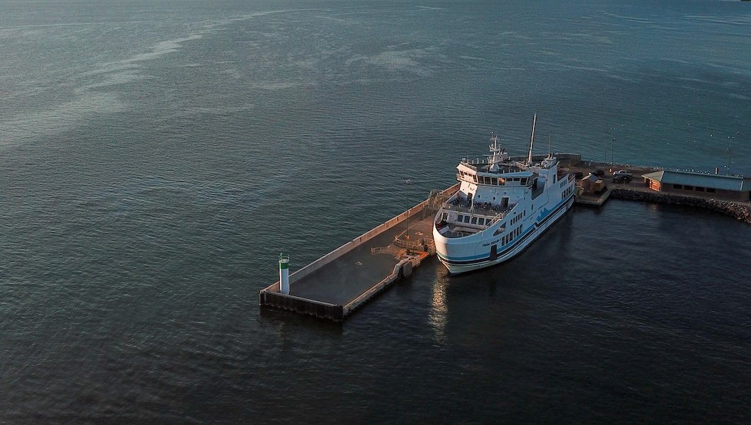 Pelee Island Winery tweet media