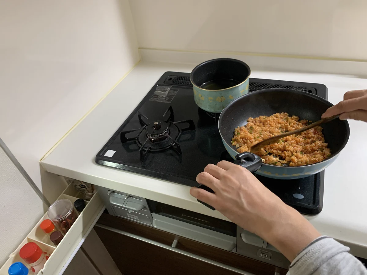 朝にキッチンから母の悲鳴。何事かと飛んでいくと、爆笑する出来事が起こっていた！