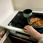 朝にキッチンから母の悲鳴。何事かと飛んでいくと、爆笑する出来事が起こっていた!