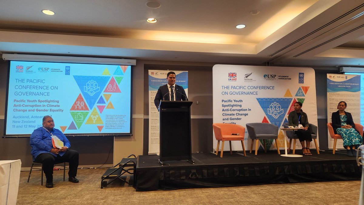 SonjaStTr's tweet image. 🎯 At the ongoing session on corruption &amp;amp; climate change, Minister for Justice, Communication and Foreign Affairs Simon Kofe of  🇹🇻 calls for an #anticorruption approach which builds on the #Pacific values and seeks solutions grounded on the Pacific context.

#UNPRAC #PacificAct