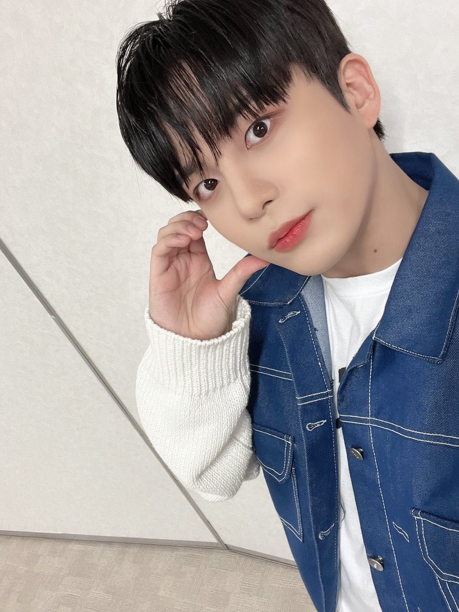 LIGHTEEZ_wl's tweet photo. Yendo lo más rápido que puedo al #𝑇a𝕜u͜͡m𝖎·𓂂𝑓an𝚖ēe𝕥 ya que hoy día una reinita está haciendo su #𝙸ce·𝒞re𝕒m𐚁̸𓈒࣪𝚂hō𝚠 y por nada del mundo me lo quiero perder. ¡Totalmente hermosa, como siempre!

ᰍ̱ 🎸 𝚋ad 𝑑r𝚎am 的 𝚂eo𝑗oon ! https://t.co/NVJdnt9Ljh