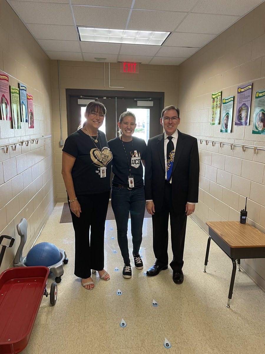 Bonneville Elementary (@bonnevilleelem1) on Twitter photo Congratulations Mrs. Dwyer for winning a prize for Teacher Appreciation from #OCPSFoundation #TeacherAppreciationWeek2023 <a href="/NStevens_ocps/">Retired Principal Stevens</a> <a href="/OcpsEast/">OCPS East</a> <a href="/ucfalum/">Angie Gallo</a> Congratulations Mrs. Dwyer for winning a prize for Teacher Appreciation from #OCPSFoundation #TeacherAppreciationWeek2023 <a href="/NStevens_ocps/">Retired Principal Stevens</a> <a href="/OcpsEast/">OCPS East</a> <a href="/ucfalum/">Angie Gallo</a>