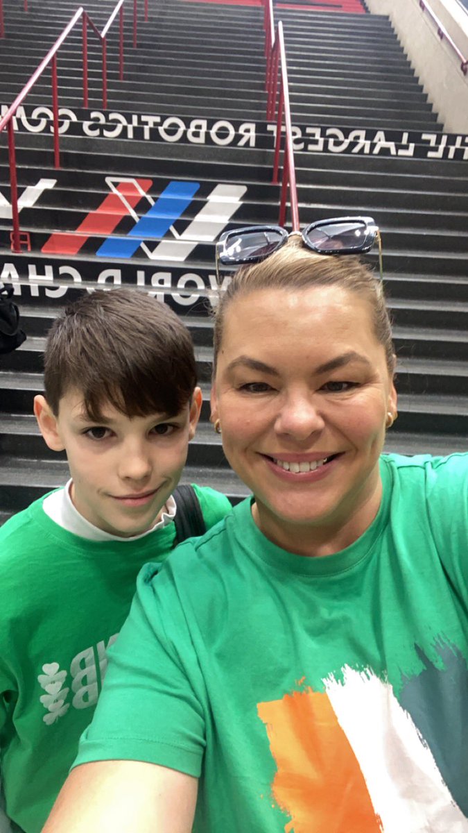 What an amazing trip to Dallas Alex and I had last week with some of his classmates for world #vexrobotics world championships. 

A wonderful experience and a lifetime of memories were made 💙

#vexrobotics #strategy #engineering #nenagh #VexGAU #lifeskills #memoriesmade