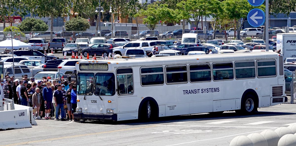 LAFleetWeek's tweet image. #LAFleetWeek23 is open to the public 5/26-5/29 with ship tours daily.
HOW DO YOU GET ABOARD AN ACTIVE NAVY SHIP?
Catch a shuttle bus from our EXPO footprint, located adjacent to #BattleshipIOWA.
Shuttle/ship tour lines open 10 AM-3 PM daily. Details: lafleetweek.com/faq