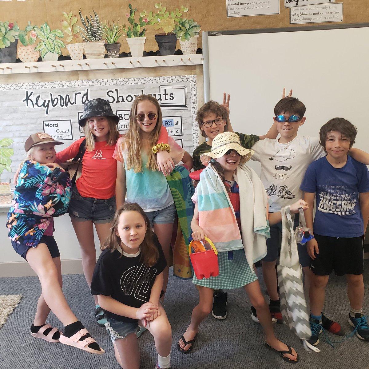 MrsShowers56's tweet photo. Beach Day @drakeschoolsk  🏖 We're ready for summer! Bring on the sun! 🌞🌞 https://t.co/DWJpIk3frQ