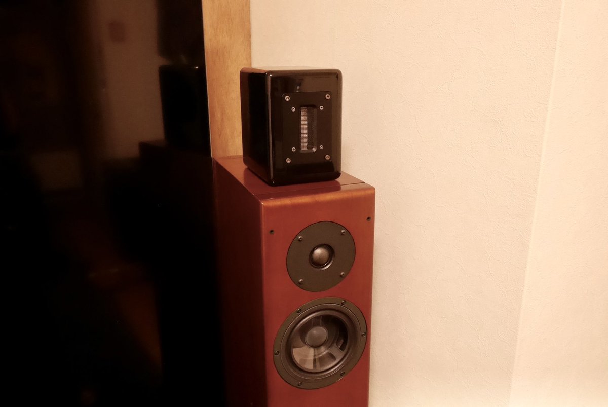 manmayana's tweet photo. Aurum Cantus super tweeter G2ST-J
BRAVIA設置する時に外したままだったのでスーパーツィーター復活させてみた。
#AurumCantus
#SuperTweeter
#G2STJ https://t.co/OJCaf6fn9s