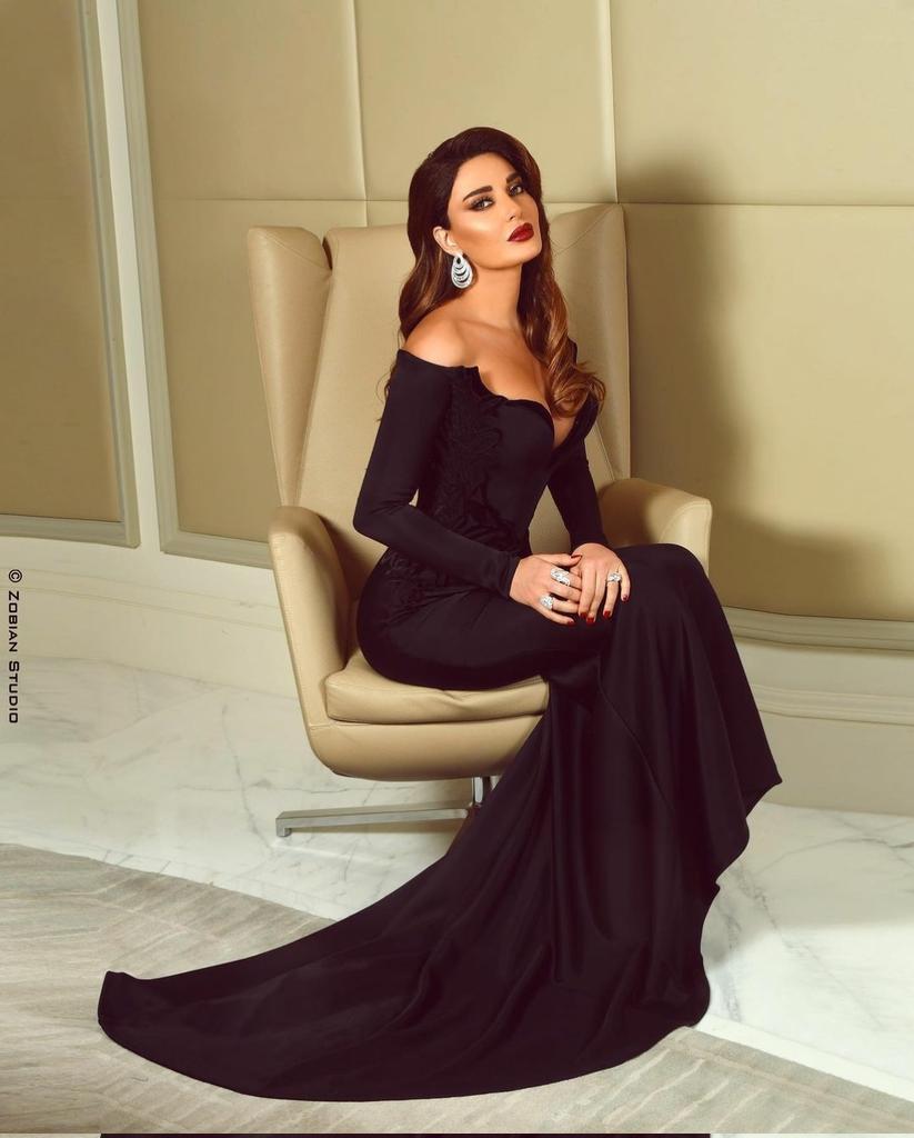 Hayaamar20's tweet photo. سيرين ومحمد اتمنى يجتمعون بشي مسلسل يكون رومانسي درامي وتكون القصه بين دكتور ومديرة اعمال 🔥
@alahmadmohama10 
@CyrineAbdlNour 
#محمد_الأحمد #سيرين_عبدالنور https://t.co/CIVqWUmMv6