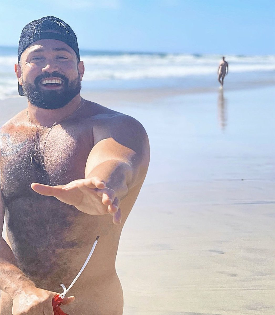 roccosoar's tweet photo. Caption this 😘🐻🥰💦🌊☀️ https://t.co/9SsINY930A