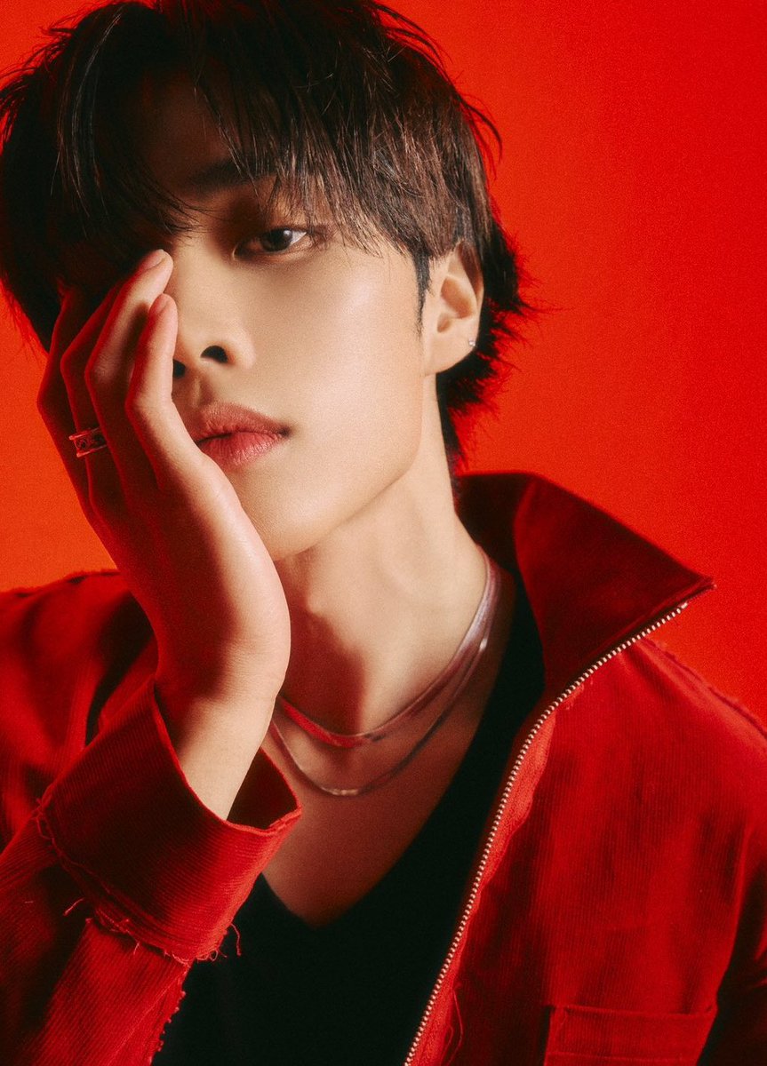 surnwookim's tweet photo. Dressed in fiery red and black—exuding passion and intensity. Anticipation builds as we prepare to uncover the treasure within this alluring crimson realm; the Precious ver. of Delicious album. https://t.co/7bmqvKT0Eg