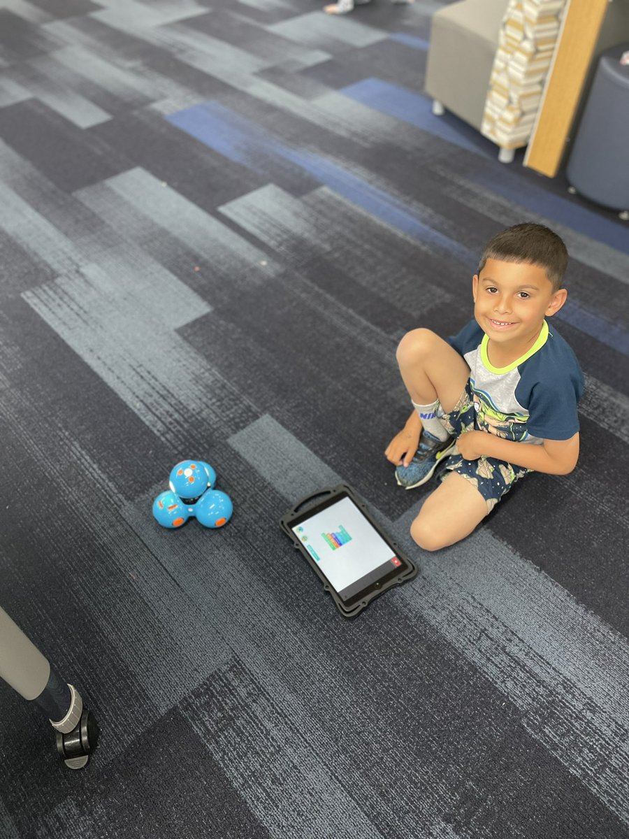 We had so much learning how to code with Dash! Thank you <a href="/OCTIrwin/">Meg Irwin</a>! 
#OCT4U