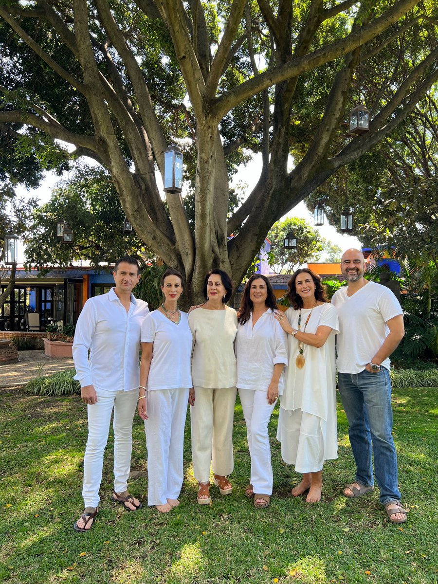 Rosy Fuentes de Ordaz (@rosyfdeordaz) on Twitter photo Le agradezco a Dios siempre por haberte tenido como madre y mentora, poniéndonos el ejemplo y educándonos con todo el amor y cariño que creo está gran familia, te quiero mucho Mamá 🥰🥰 también le mando un enorme abrazo a todas las mamás, que las consientan mucho hoy en su día ❤️ Le agradezco a Dios siempre por haberte tenido como madre y mentora, poniéndonos el ejemplo y educándonos con todo el amor y cariño que creo está gran familia, te quiero mucho Mamá 🥰🥰 también le mando un enorme abrazo a todas las mamás, que las consientan mucho hoy en su día ❤️