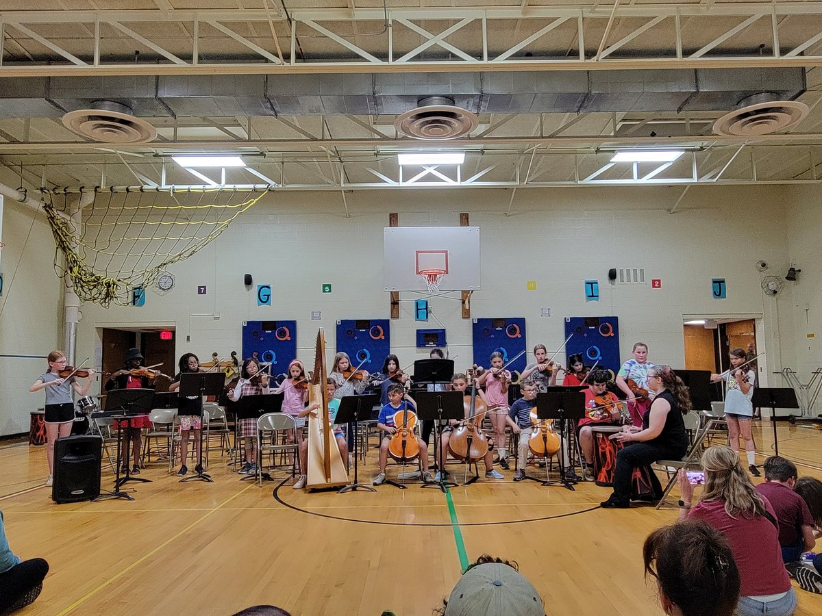MrsDiNorma's tweet photo. Congrats to the @CobblesElem orchestra, band &amp; 3rd grade recorder students that performed at tonight's Arts in Education evening! @PenfieldCSD @PCSD_Music https://t.co/Vf5pAqPJPn