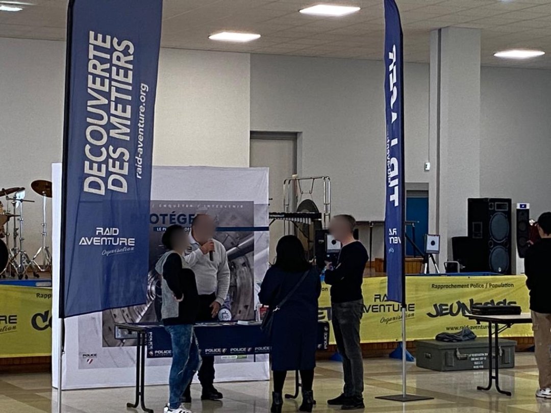 RaidAventureRAO's tweet photo. Début d'une tournée de 5 jours dans le #PasDeCalais pour les #policiers du @RaidAventureRAO ! Ce mercredi pour commencer nous étions à #Avion (62), avec les collègues de #UPREC de la @PoliceNationale et les #pompiers du @SDIS62. Avec le soutien de @Prefet62. Rdv demain à Béthune https://t.co/dT7kVZ9Ka1