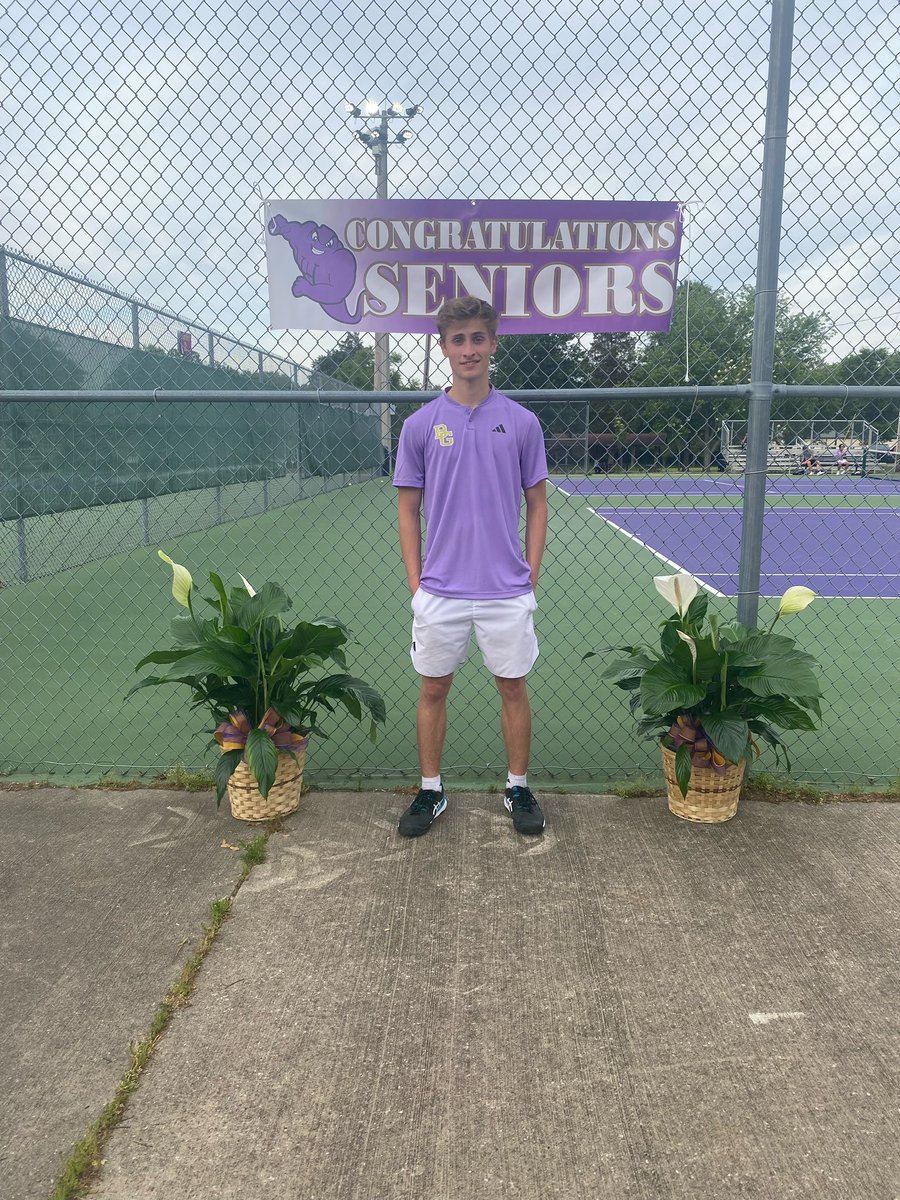 BGHSPurplesNews's tweet image. Congrats to the lone senior on the @BGHSBoysTennis team, Owen Hunley.