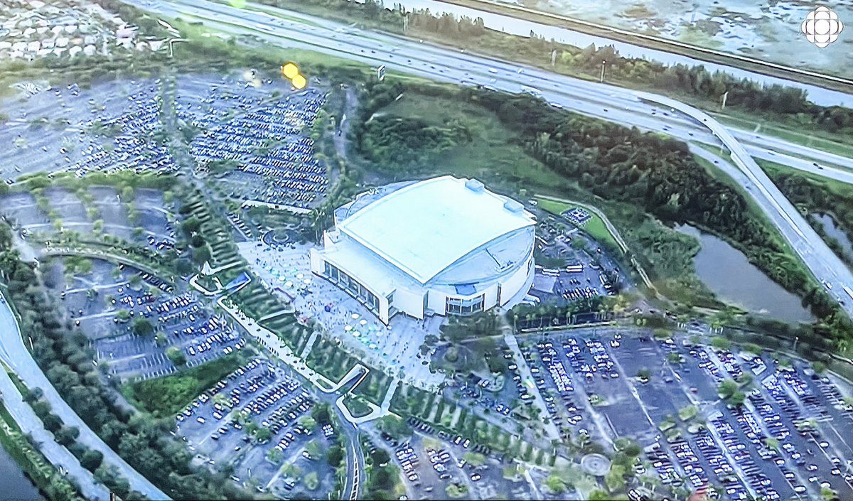 brent_bellamy's tweet photo. Look at that parking lot surrounding the Florida Panthers arena. I’m so thankful Winnipeg built its arena downtown on a major street. It has been the catalyst for so much development that never would have happened if it was in an ocean of parking on the edge of the city. https://t.co/yScwwc5Fgn