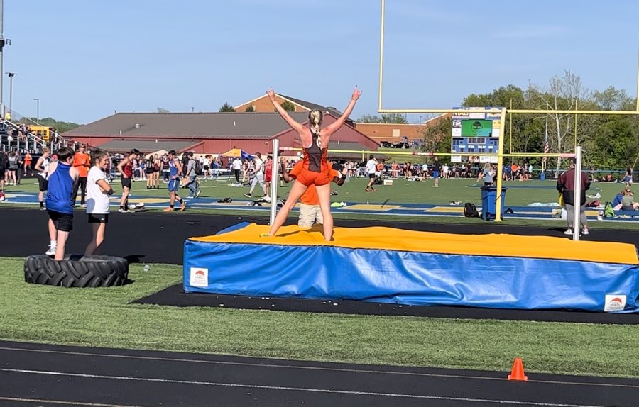 jennyjenblack1's tweet photo. @BlackCamden sets the new MHS record and the 
MVL High Jump record with a 5’6 1/2” leap! https://t.co/iv1zLo9shi