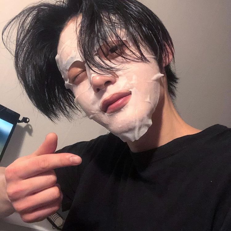 uckmingi's tweet photo. ⠀
⠀ @.minnngi #ucgram update.
⠀ ⠀ ⠀ ‘ To me sentindo naquele filme a pele que habito. ’
⠀ https://t.co/XkCzpwwjeZ