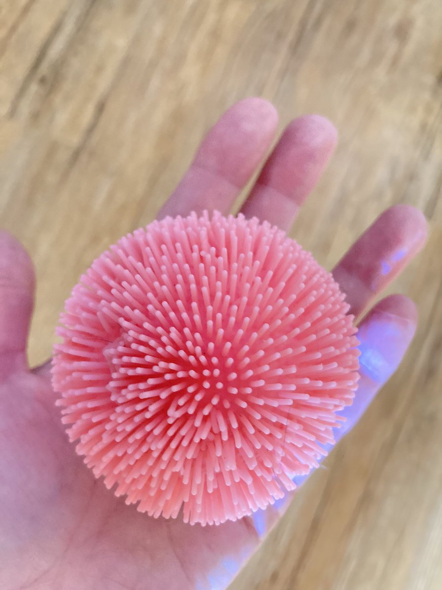 drarce's tweet photo. Comon guys, I don’t know what all this talk about is about no isolation…I isolated the virus. I fertilized it, fed it and now its fully grown. We can now see it naturally! 🤣🤣🤡
#notavirus #medicallies https://t.co/OcPaO07htI