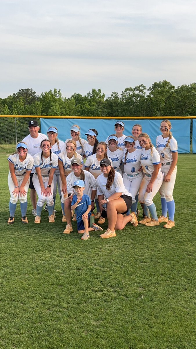 bnimmons59's tweet photo. Class 3A Upper State District 2 Champions @DWD_Softball https://t.co/r74XnvHEs0