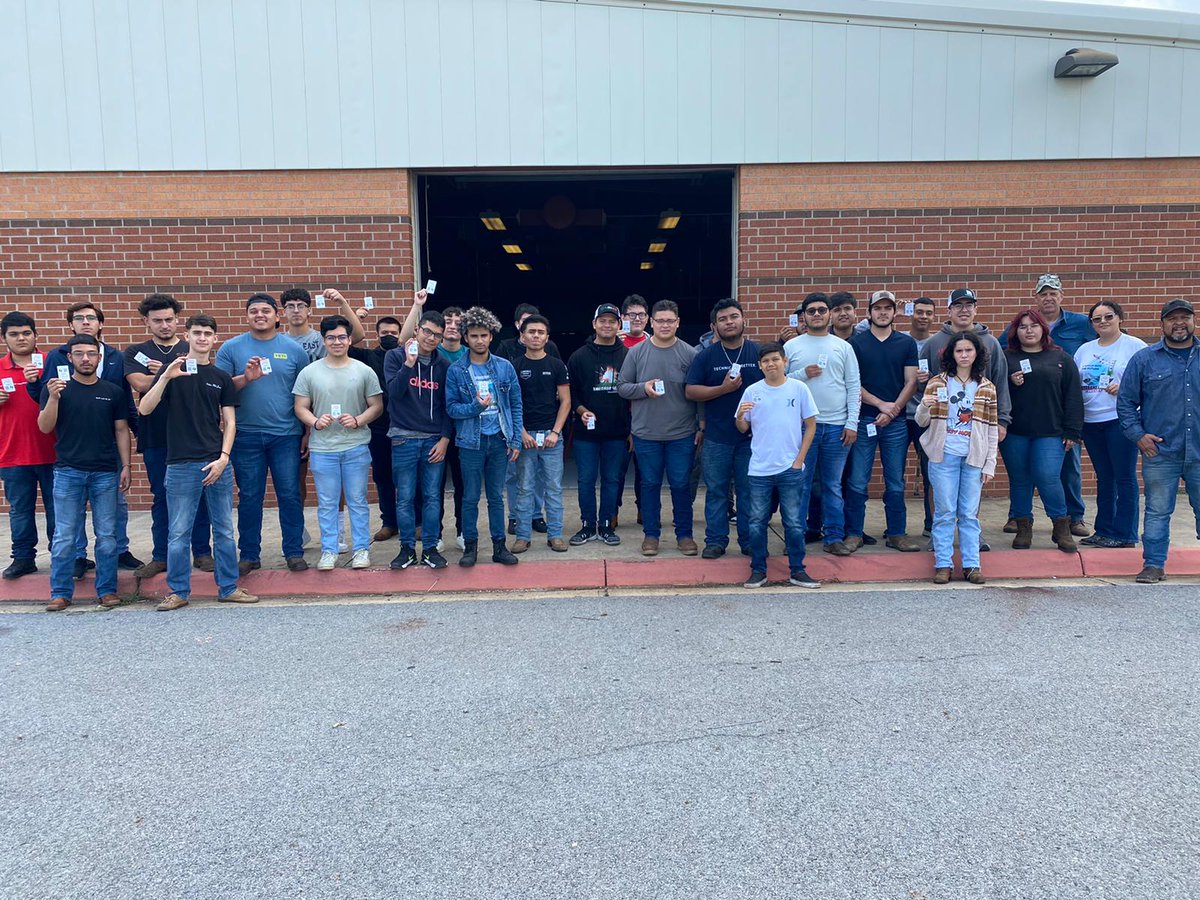 VMHS_BISD's tweet photo. Seniors  getting the American Welding Society Certification by CWI Richard J. DePue. https://t.co/Hhq1UfOG4p