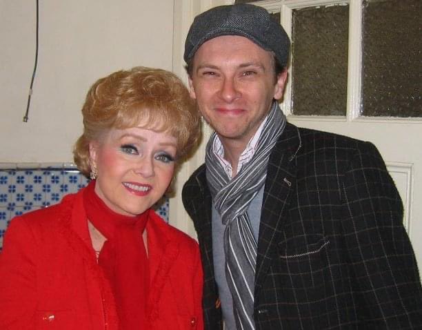 The world is shit. And I don’t know if I can do the twitter thing anymore. But here’s a happy time when I met the glorious Debbie Reynolds. What a ray of sunshine she was. What a classy lady. #debbiereynolds #singingintherain #theunsinkablemollybrown #tammy #TCM
