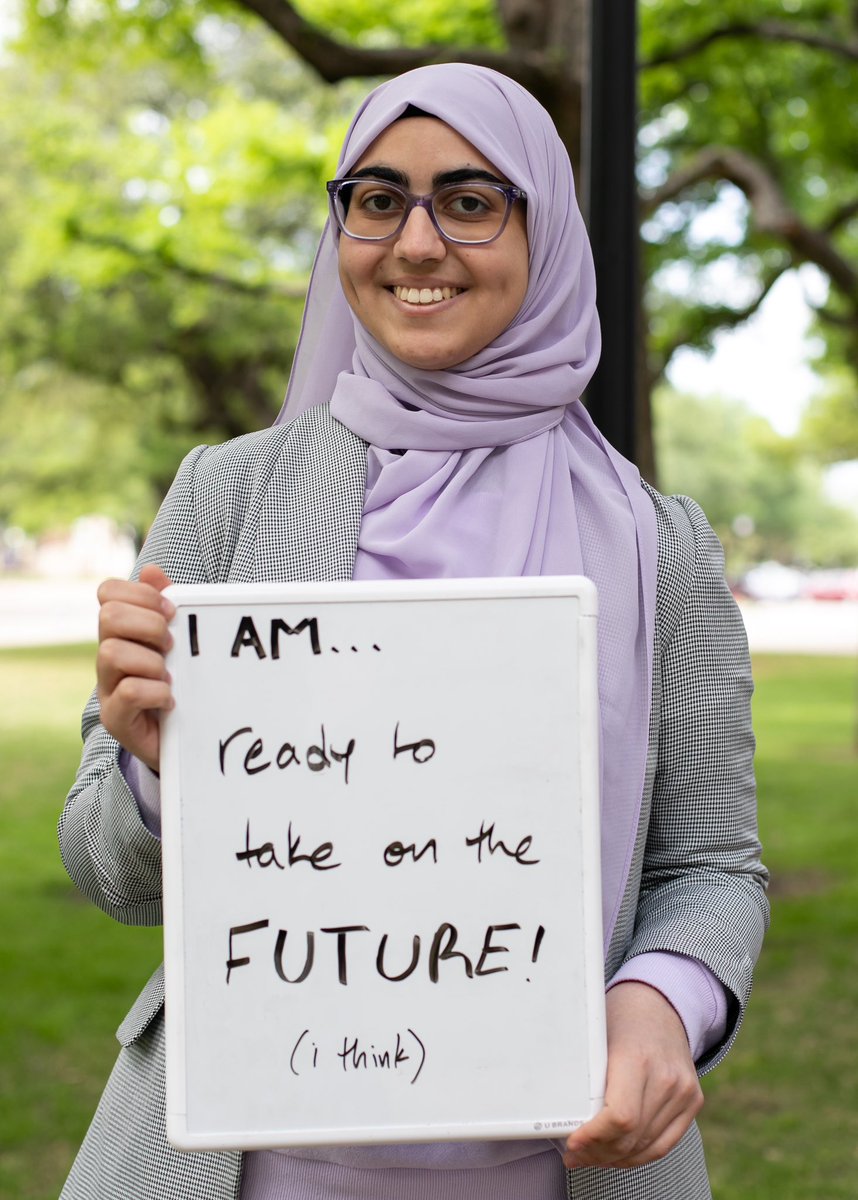 Today, we’re spotlighting Razan. Razan is a President’s Scholar, and she majors in Human Rights and History. 

Congratulations, Razan🎓