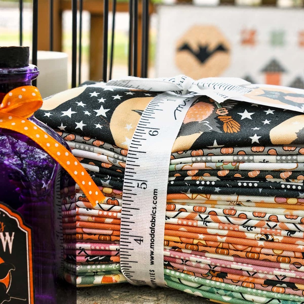 NEW: NEW Haunted Halloween Mystery Quilt and Stitch Along is Coming Soon… @FatQuarterShop #quilting