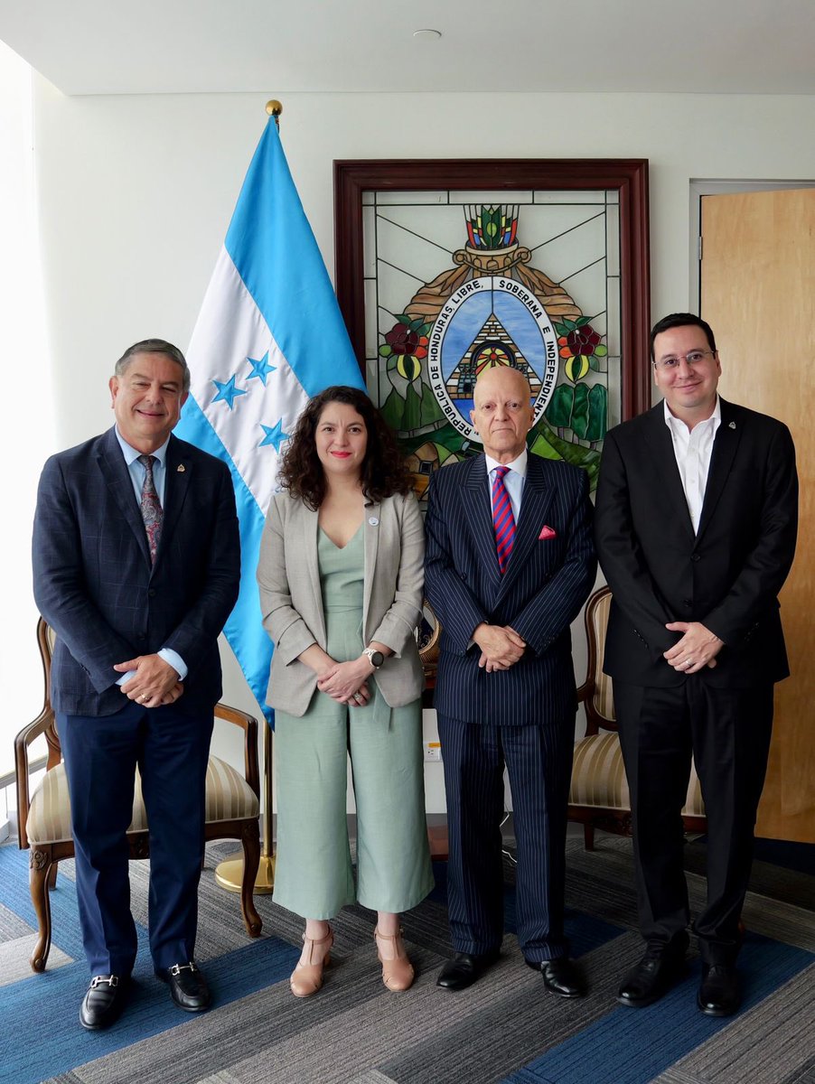 🇨🇱🤝🇭🇳 Cerrando la jornada de reuniones junto a la <a href="/IDE_Chile/">IDE Chile</a> con autoridades de Honduras. ¡Mañana seguimos! 🙌🏼