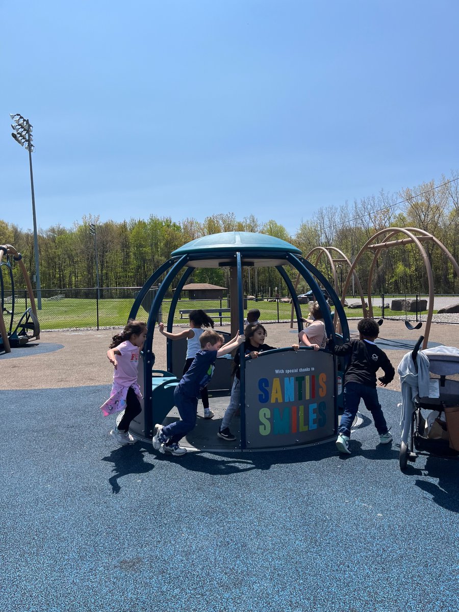 MsCartwright27's tweet photo. We had so much fun with @AndreaAntonetty today for our mindful field trip to Basil Marella! Our students loved it and it was truly a joyful day! @AshleyMDame @GreeceELC https://t.co/2z47pKjXZl
