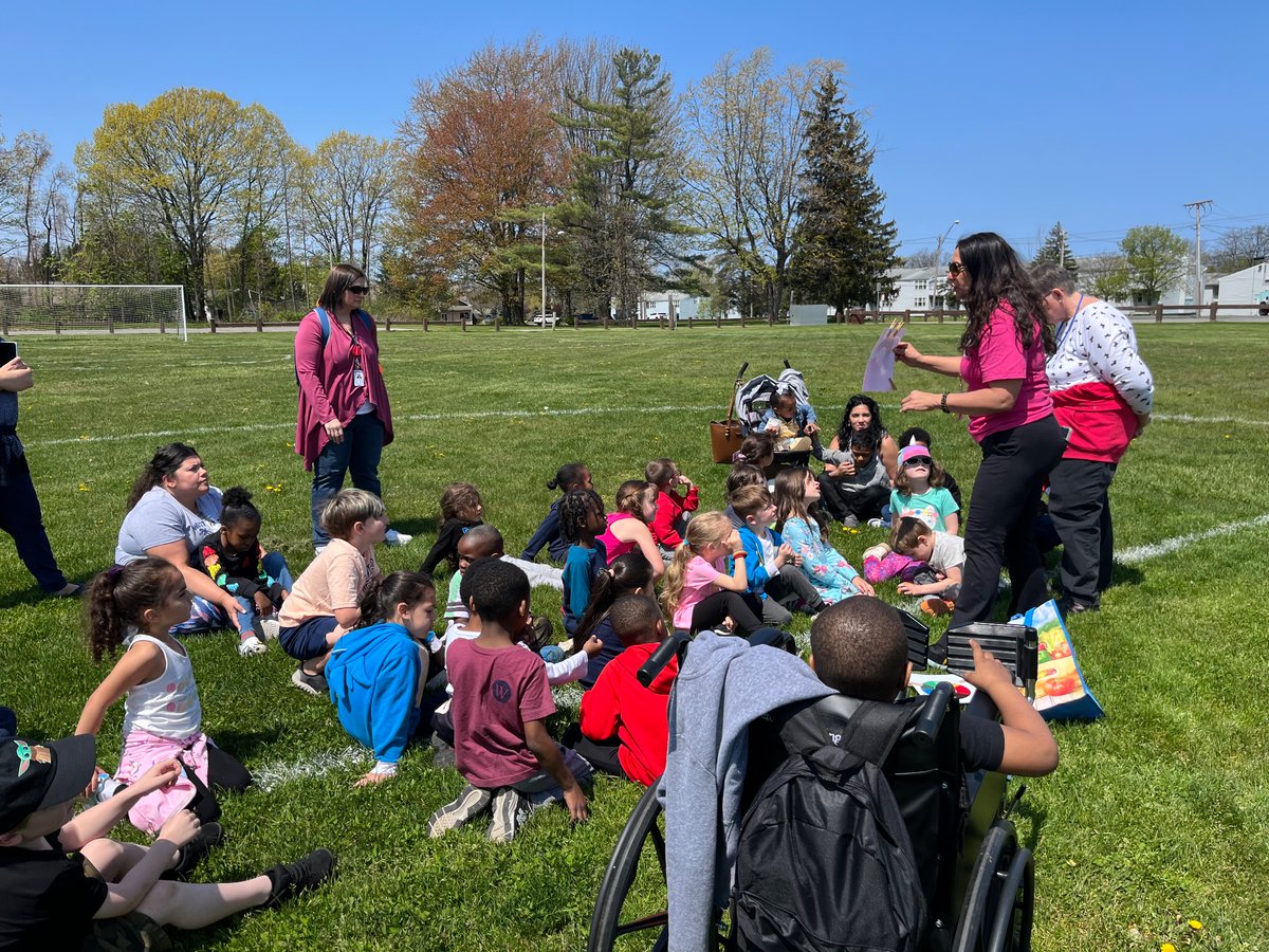 MsCartwright27's tweet photo. We had so much fun with @AndreaAntonetty today for our mindful field trip to Basil Marella! Our students loved it and it was truly a joyful day! @AshleyMDame @GreeceELC https://t.co/2z47pKjXZl